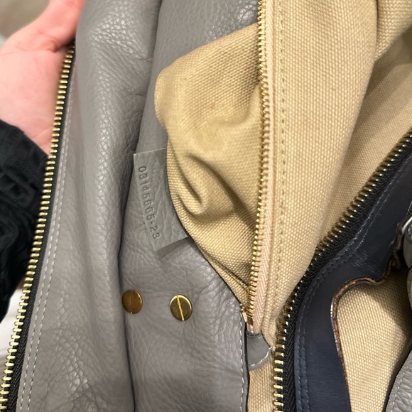 Chloe
Dree Tote Pebbled Leather Medium - Picture 14 of 17